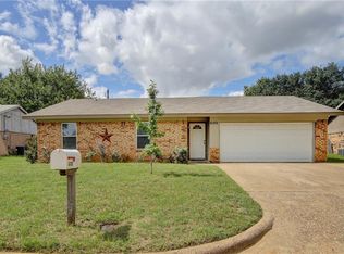 6102 Autumn Springs Dr, Arlington, TX 76001