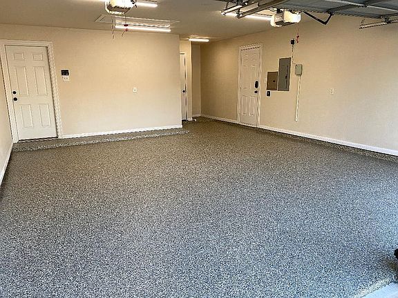 5th image of 7753 Parkwood Plaza Dr