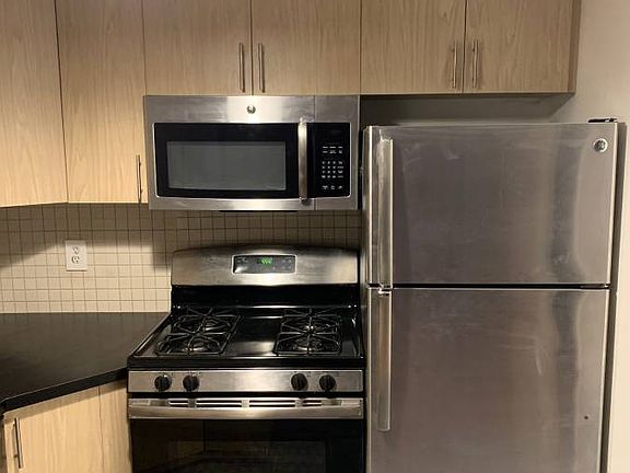 2nd image of 1097 E 72nd St APT 1