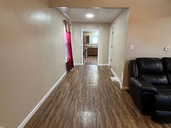 5th image of 26091 Clancy St