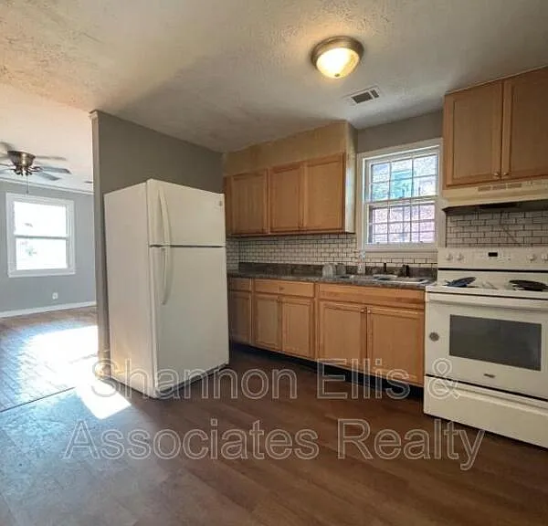 1780 Cahoon St SW — Photo 6