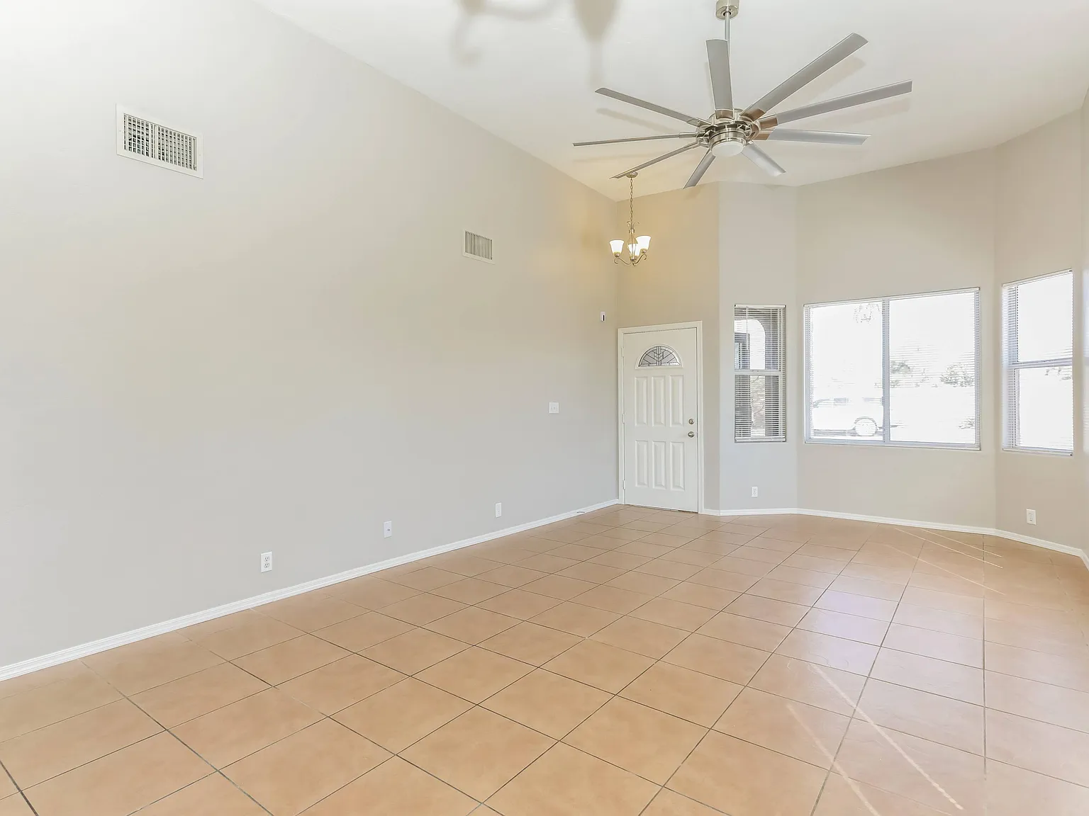 462 S Adanirom Judson Ave #5 — Photo 2