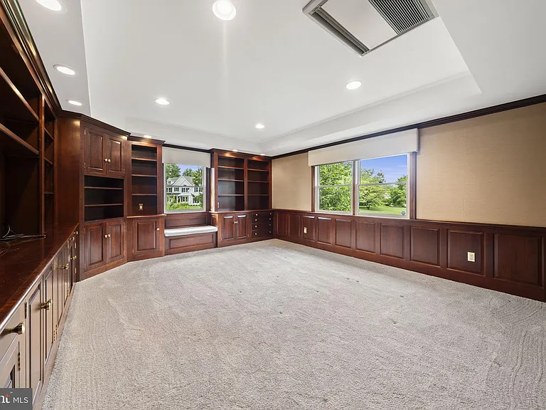 1026 Waltham Rd — Photo 11