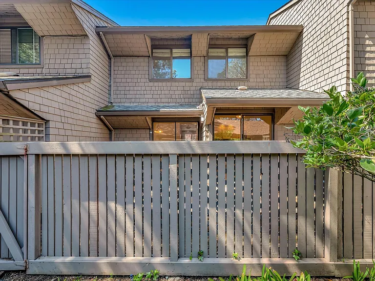 4 W Harbor Dr — Photo 42