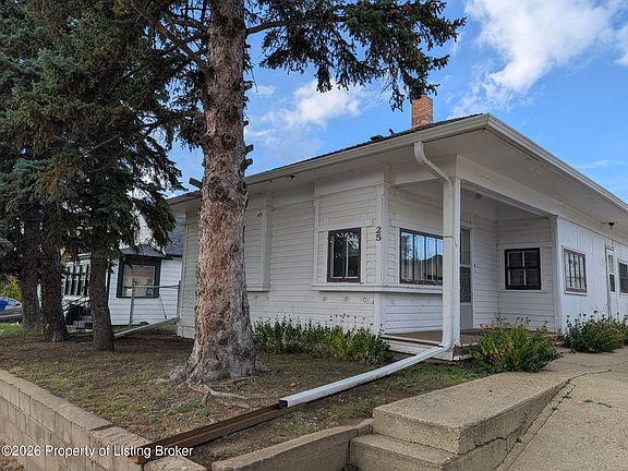 2nd image of 25 7th St E