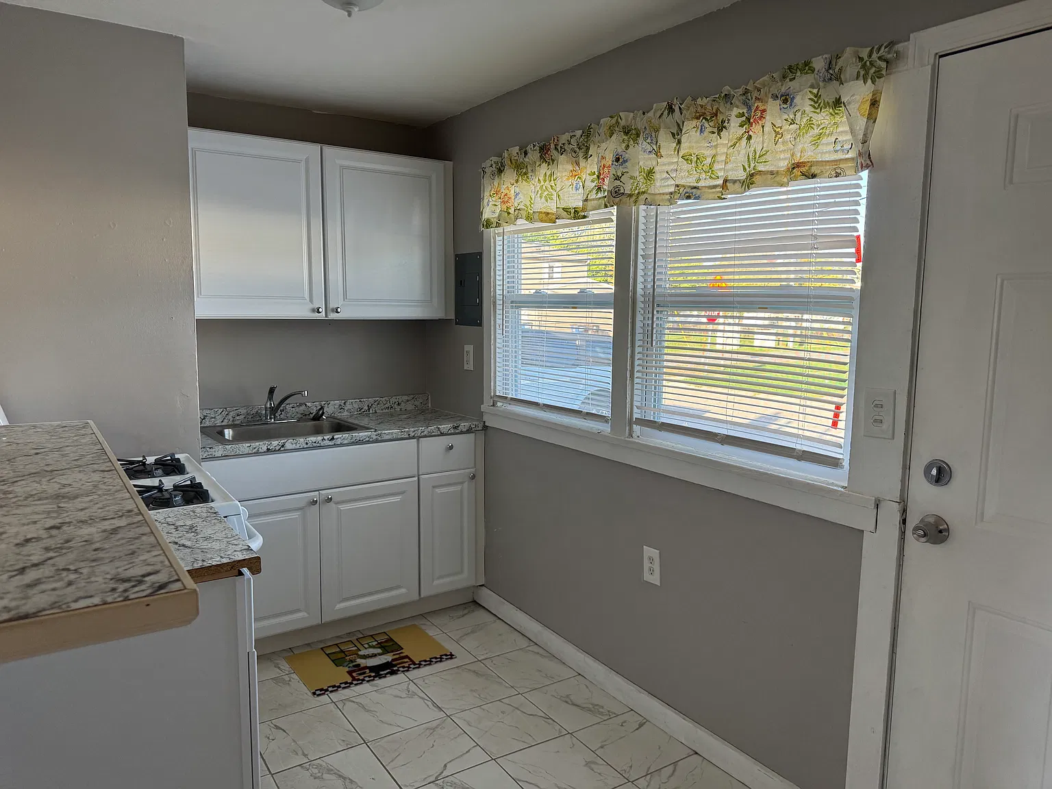 1 bed, 500 sqft, $750 — Photo 2