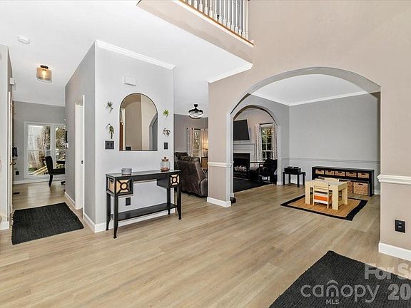 5th image of 636 Sentinel Oak Ln
