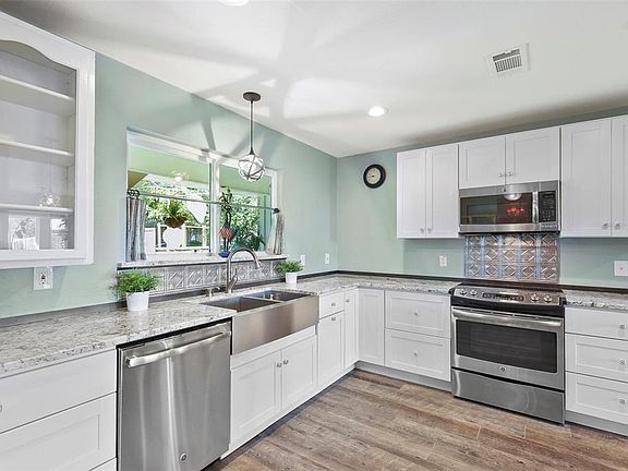 4th image of 1325 Juniper Ln