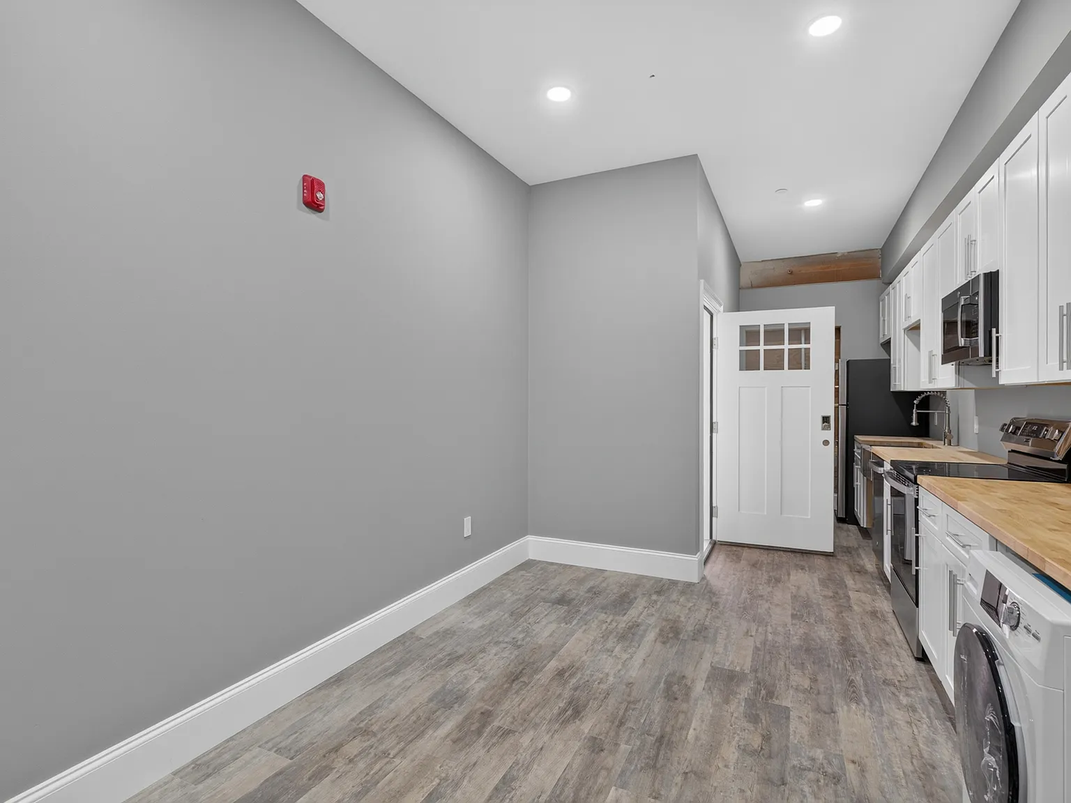1 bed, $1,695 — Photo 1
