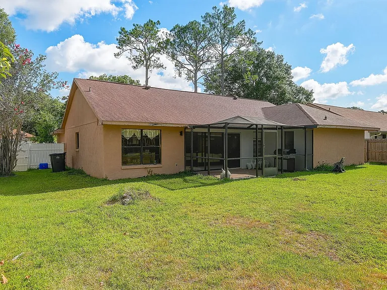 15846 Country Lake Dr — Photo 35