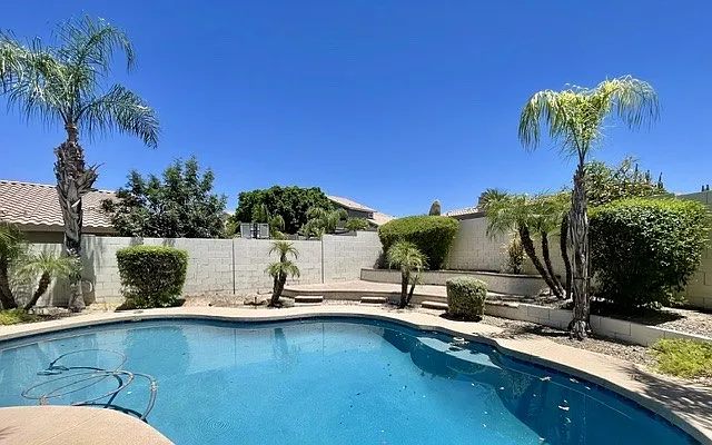 4157 N Everest — Photo 3