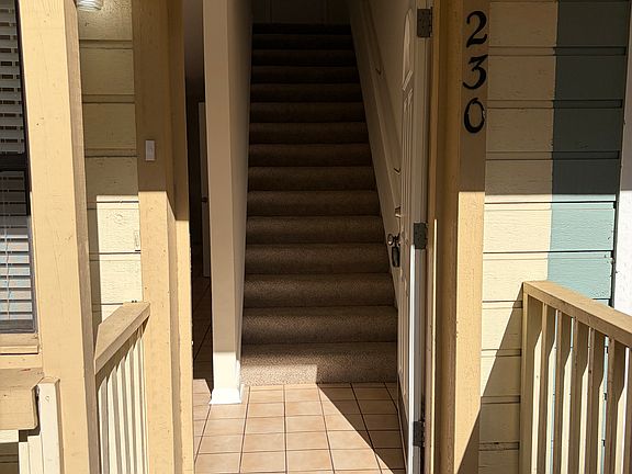 2nd image of 230 Poinsettia St
