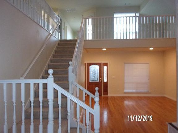 3rd image of 131 Rosewood Ln