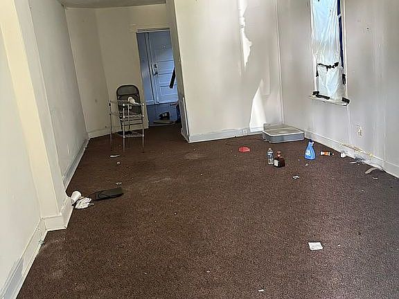 5th image of 223 Spruce St