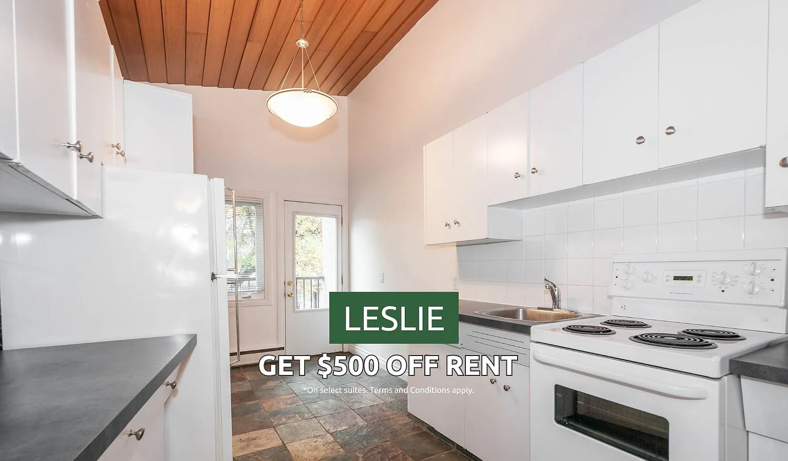 Leslie — Photo 1