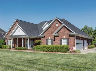 6002 Four Wood Dr, Matthews, NC 28104