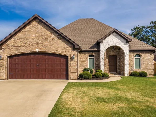 8901 Meadow Gardens Cir, Sherwood, AR 72120
