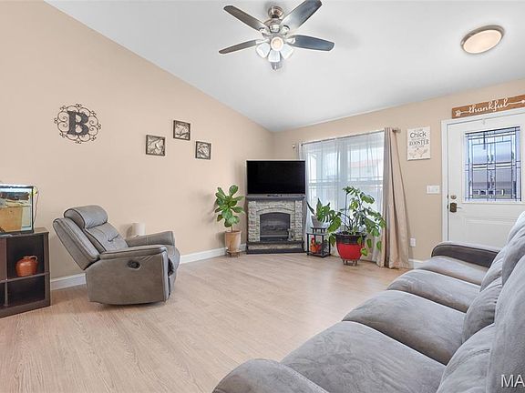5th image of 130 Village Circle Dr