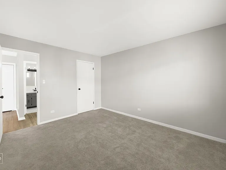 Woodland Court Apartments — Photo 9