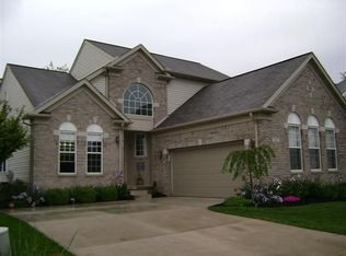 216 Lexington Cir, Broadview Heights, OH 44147