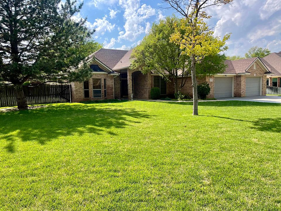 1st image of 207 Bradley Ln