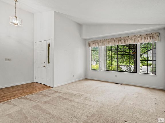 5th image of 1740 Cedarwood Dr