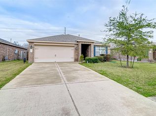 2211 Golden Topaz Dr, Rosharon, TX 77583