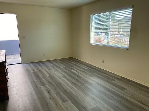 4th image of 6375 Whippoorwill St #104