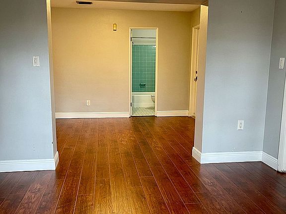 5th image of 2025 E Concord St