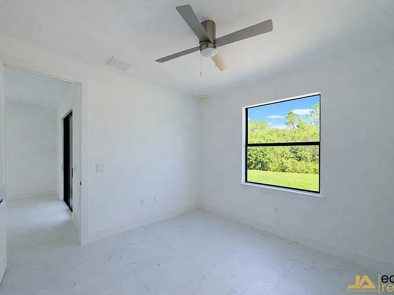 1047 Jaguar Blvd — Photo 4