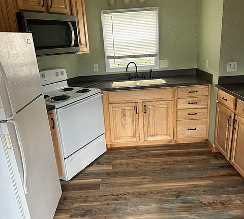 5th image of 416 W 5th Ave #29