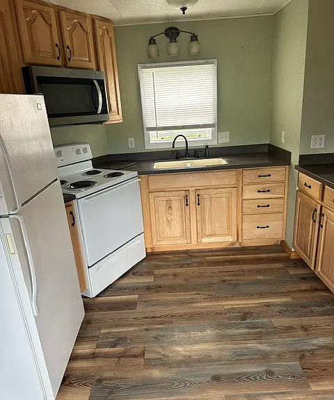 416 W 5th Ave #29 — Photo 5