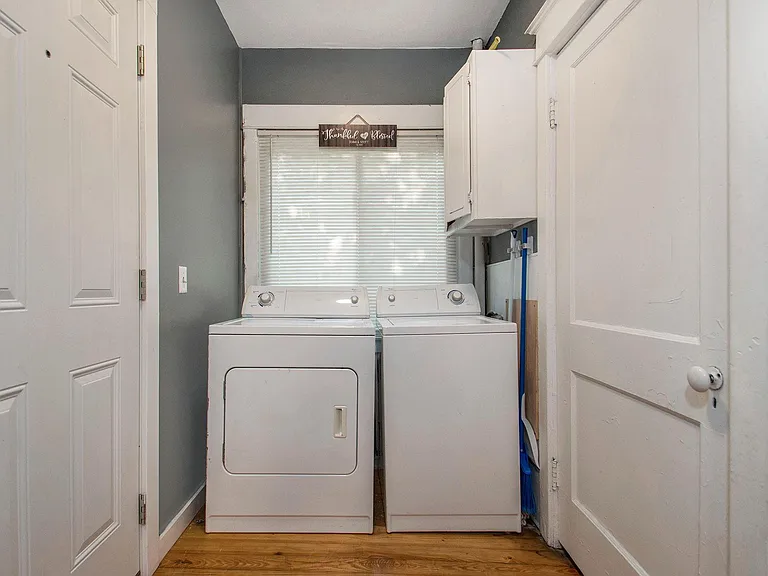 612 Pine Ave NW #1 — Photo 11