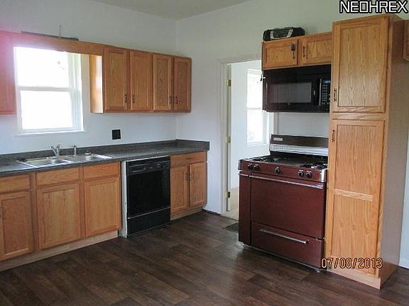 4th image of 3565 S Mosher St SE