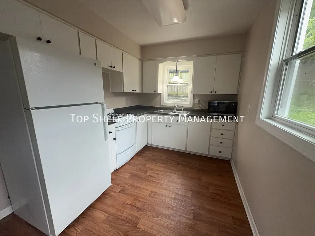 2 bed, 860 sqft, $1,100 — Photo 3