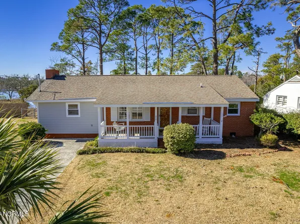 806 S Yaupon Terrace, Morehead City, NC 28557