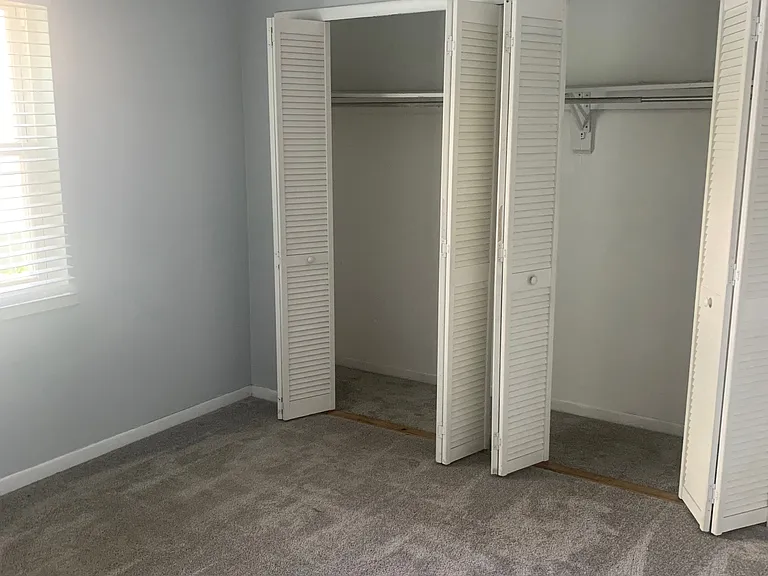 309 McClintock St — Photo 2