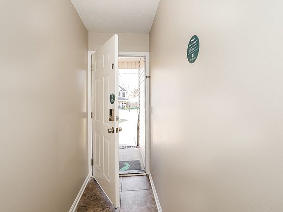 4th image of 301 Oferrell St