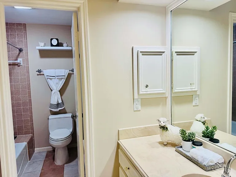2413 Potomac Dr #D — Photo 12