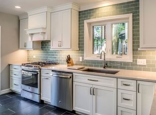 196 N Park Blvd, Glen Ellyn, IL