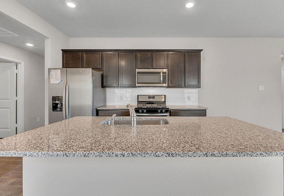 1st image of 585 Apache Plum Dr
