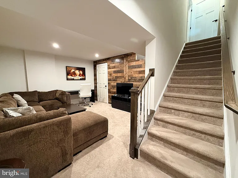 99 Weston Dr — Photo 27
