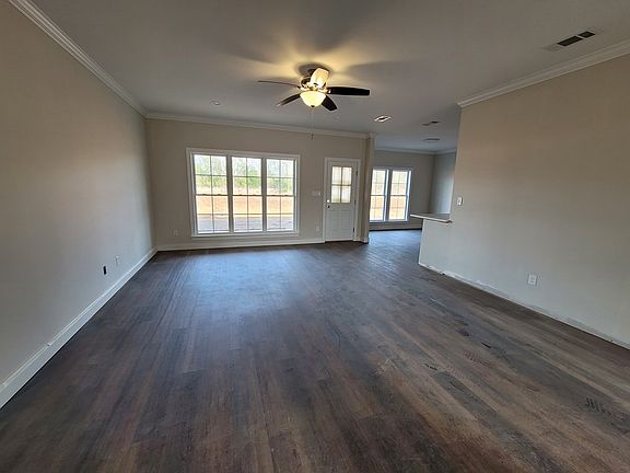 4th image of 231-51 Hollister Dr
