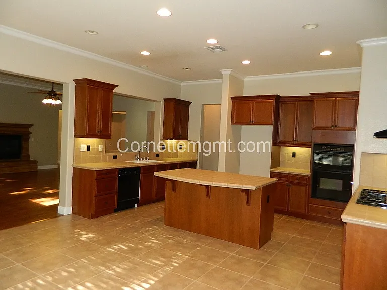 231 Lanfranco Cir — Photo 9