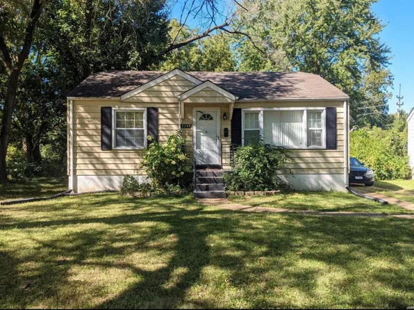 8243 Davenport Dr, Saint Louis, MO 63134