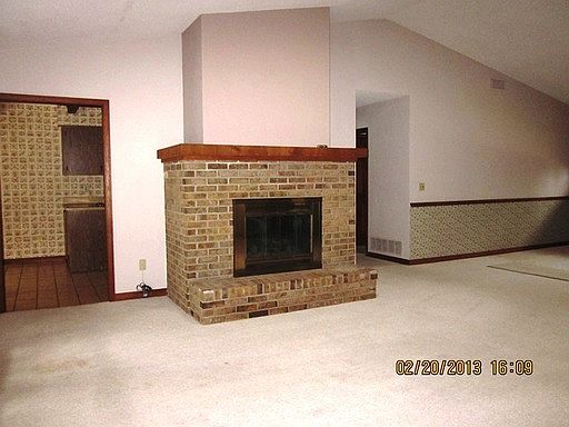 3rd image of 1536 Poplar Dr
