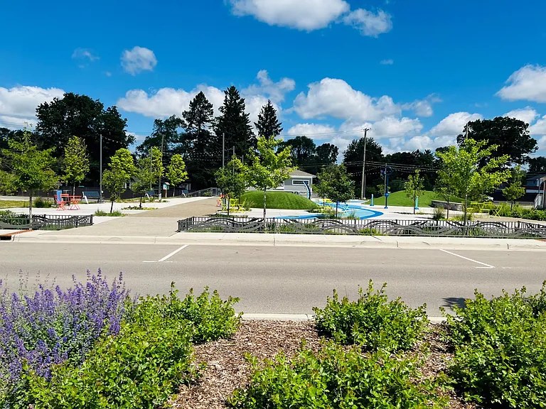 Splash pad within walking distance