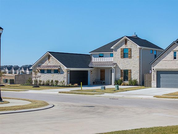 3rd image of 5034 Toscana Loop