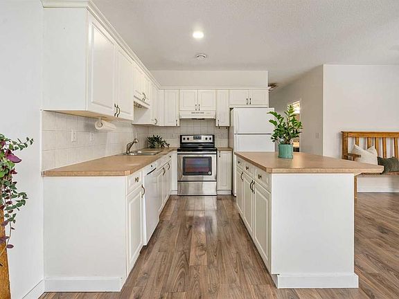 2nd image of 116 1st St W #2