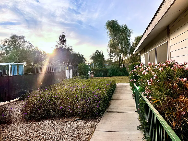 El Rancho Estates — Photo 14